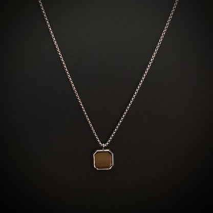 Capti—collier argent avec pendentif carré brun